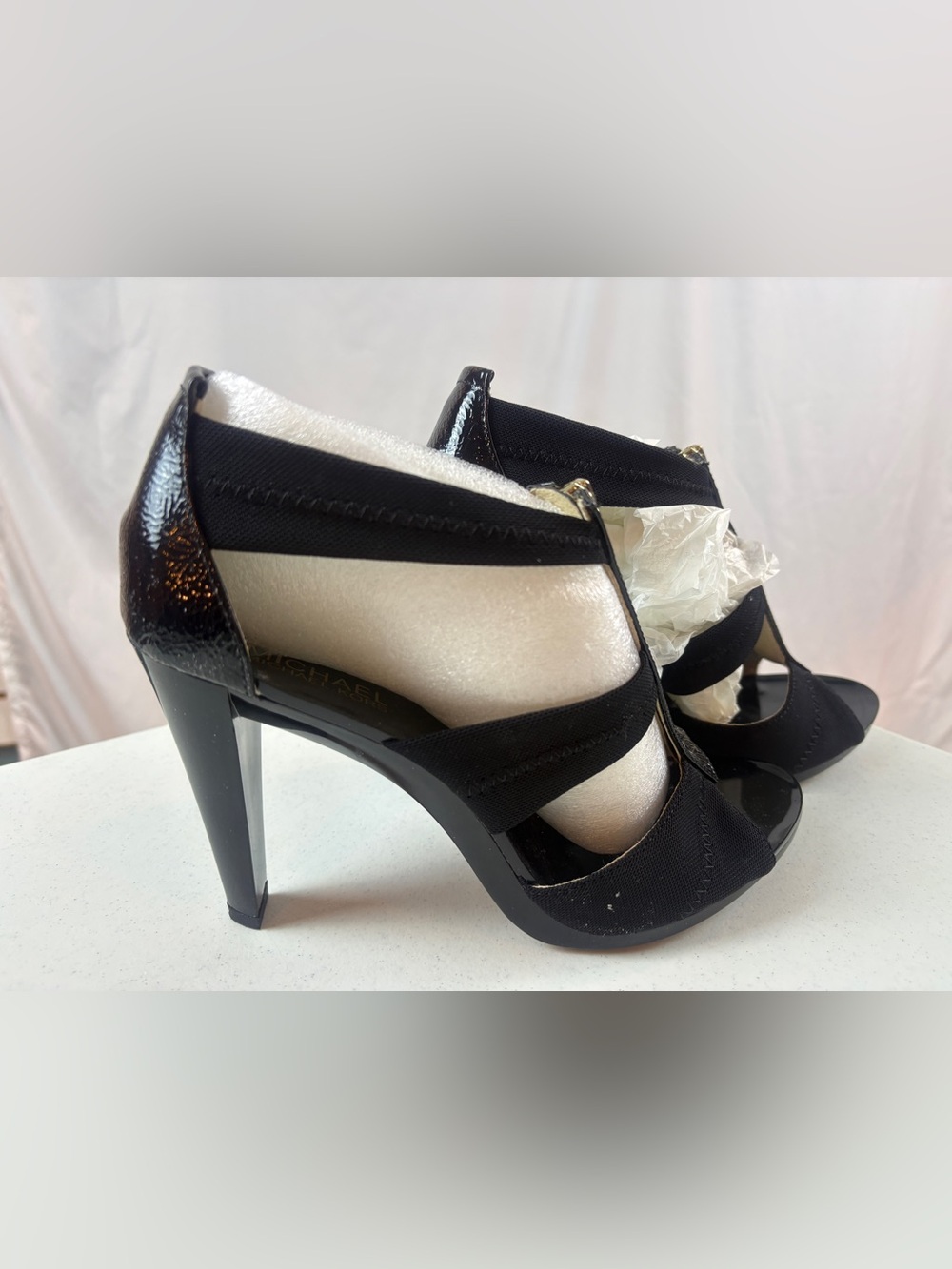 Michael Kors Berkley T Strap Black High Heel Sandals Size 9 4 Inch Heel
